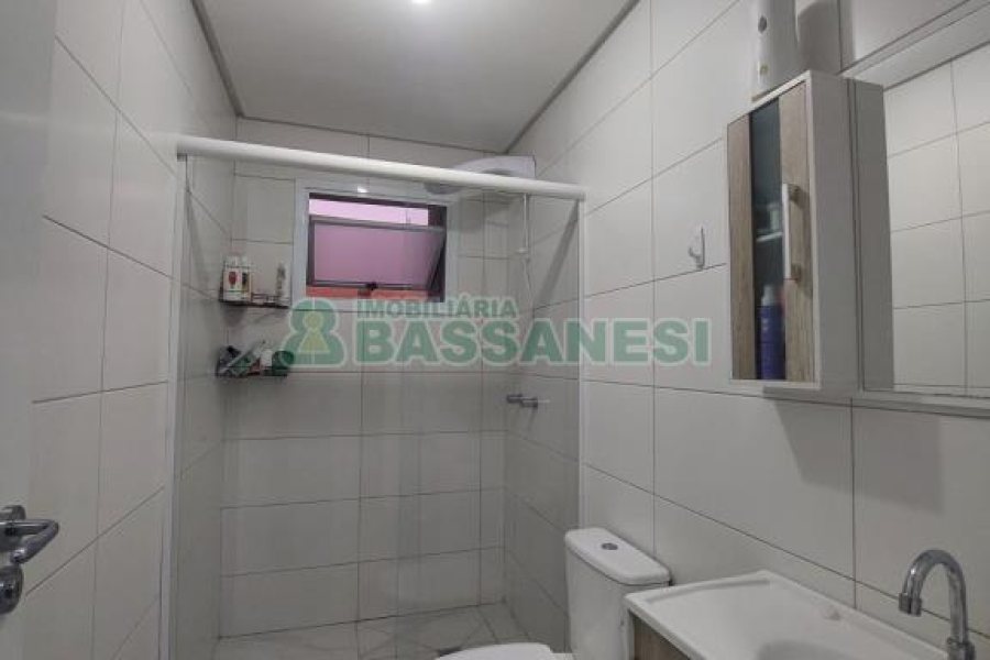 Apartamento com 60m², 2 dormitórios, 1 vaga, no bairro Pio X em Caxias do Sul para Comprar