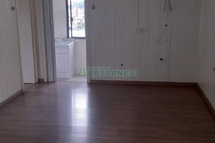 Casa com 588m², 4 dormitórios, 3 vagas, no bairro Bela Vista em Caxias do Sul para Comprar
