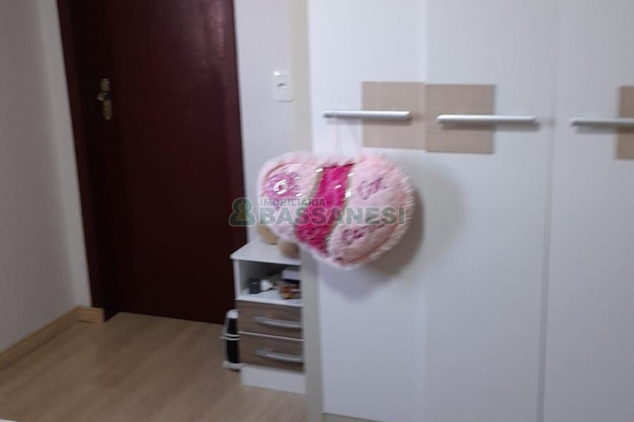 Casa com 588m², 4 dormitórios, 3 vagas, no bairro Bela Vista em Caxias do Sul para Comprar