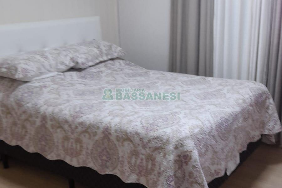 Casa com 588m², 4 dormitórios, 3 vagas, no bairro Bela Vista em Caxias do Sul para Comprar