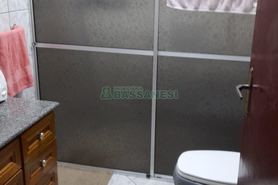 Casa com 588m², 4 dormitórios, 3 vagas, no bairro Bela Vista em Caxias do Sul para Comprar