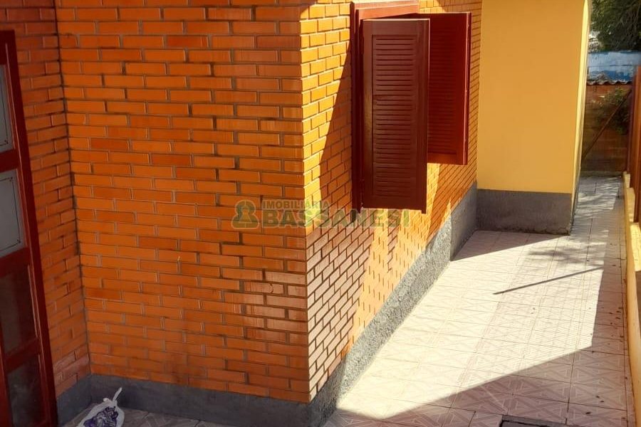 Casa com 588m², 4 dormitórios, 3 vagas, no bairro Bela Vista em Caxias do Sul para Comprar