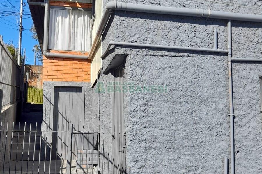 Casa com 588m², 4 dormitórios, 3 vagas, no bairro Bela Vista em Caxias do Sul para Comprar