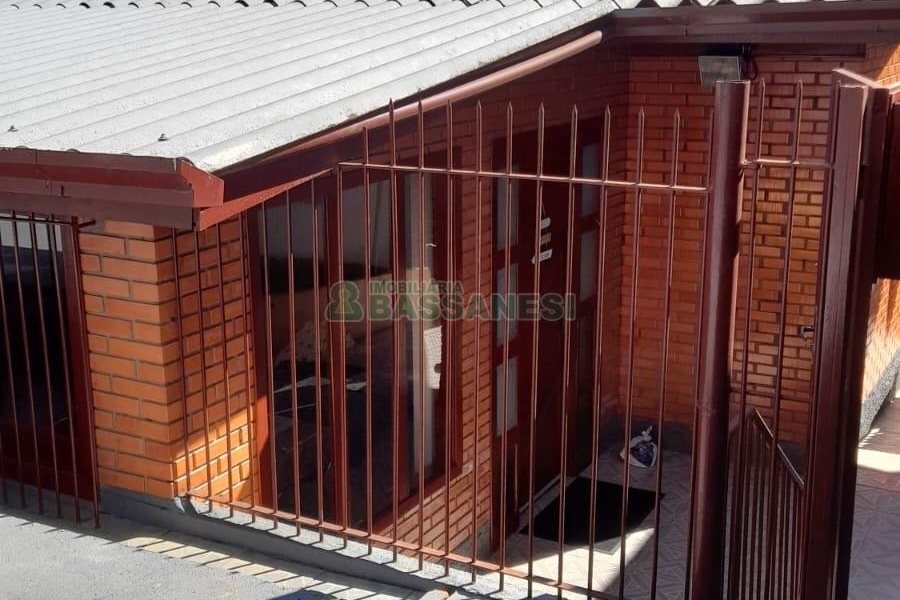 Casa com 588m², 4 dormitórios, 3 vagas, no bairro Bela Vista em Caxias do Sul para Comprar