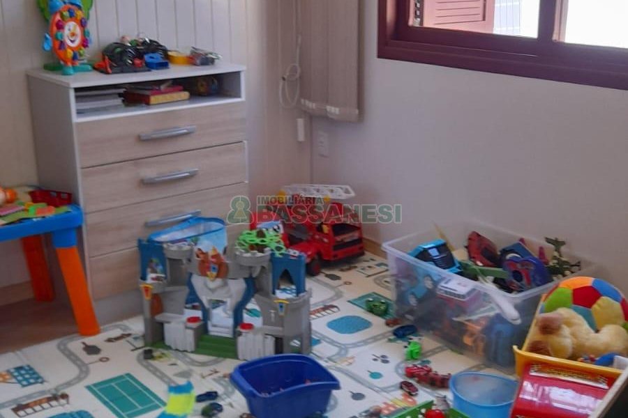 Casa com 588m², 4 dormitórios, 3 vagas, no bairro Bela Vista em Caxias do Sul para Comprar
