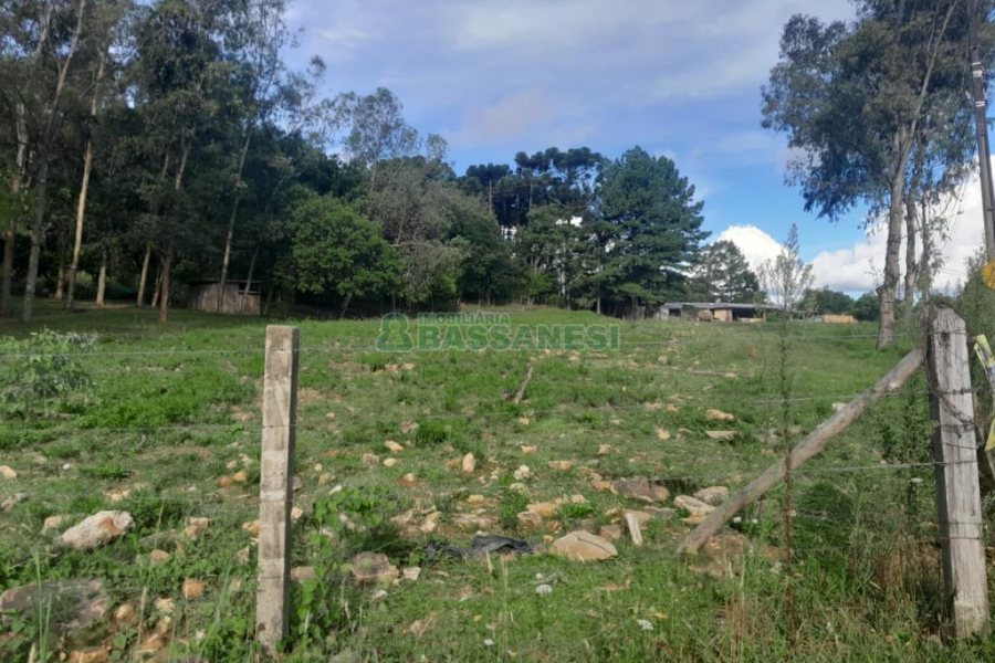 Terreno com 4700m², no bairro De Zorzi em Caxias do Sul para Comprar