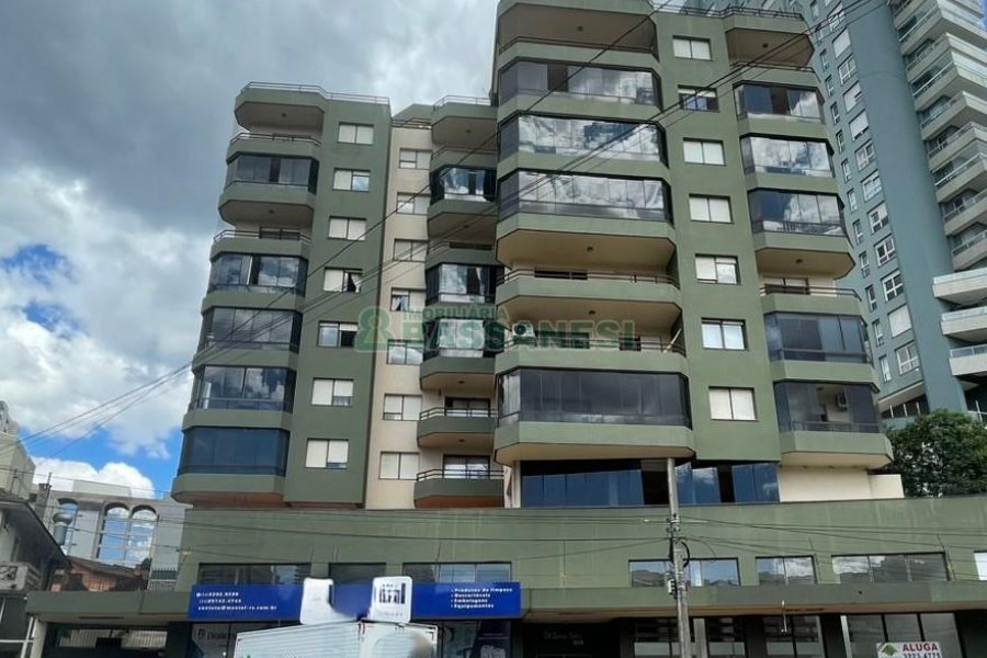 Apartamento com 85m², 2 dormitórios, 1 vaga, no bairro São Leopoldo em Caxias do Sul para Comprar