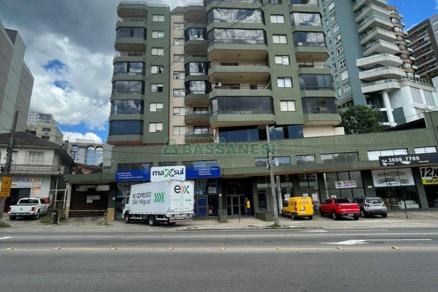 Apartamento com 85m², 2 dormitórios, 1 vaga, no bairro São Leopoldo em Caxias do Sul para Comprar