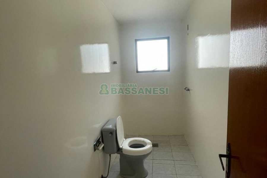 Apartamento com 85m², 2 dormitórios, 1 vaga, no bairro São Leopoldo em Caxias do Sul para Comprar