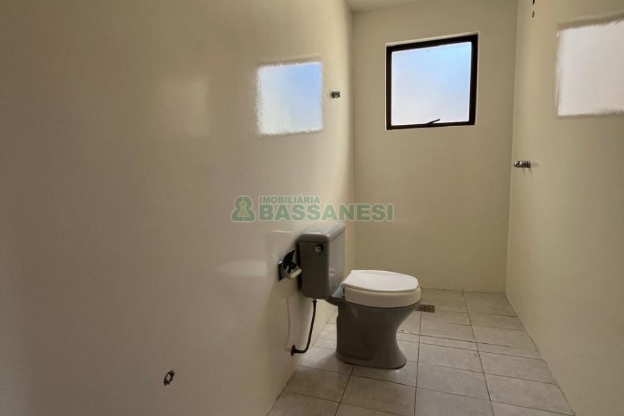 Apartamento com 85m², 2 dormitórios, 1 vaga, no bairro São Leopoldo em Caxias do Sul para Comprar
