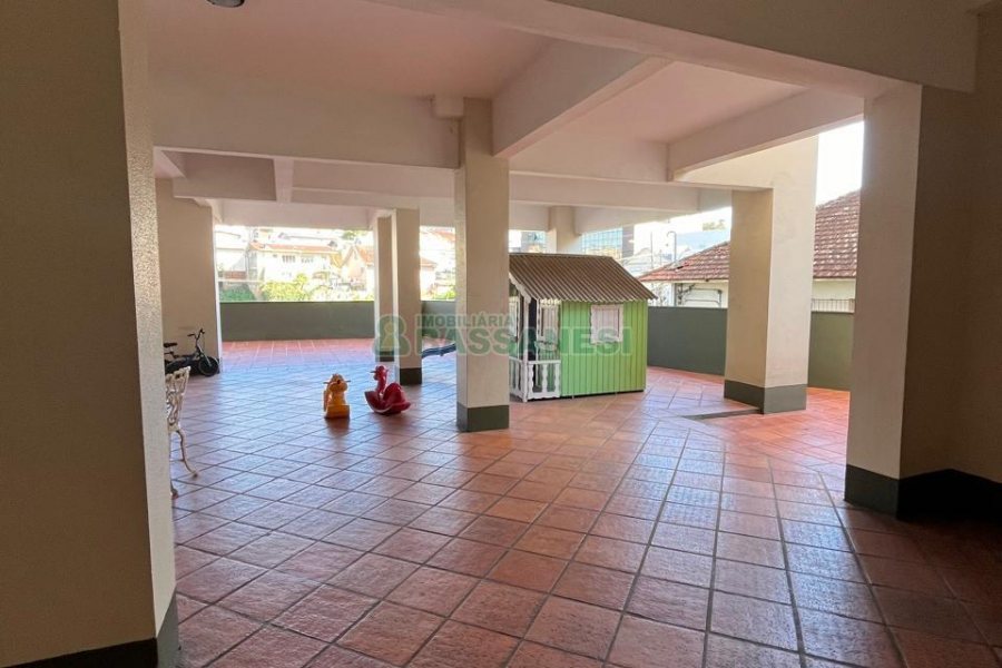 Apartamento com 85m², 2 dormitórios, 1 vaga, no bairro São Leopoldo em Caxias do Sul para Comprar