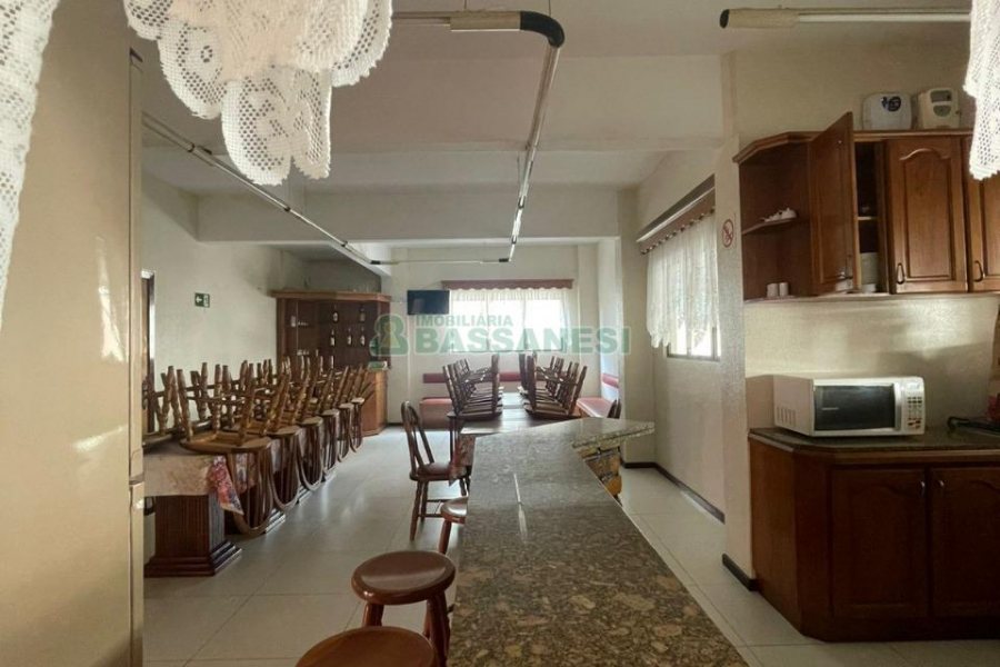 Apartamento com 85m², 2 dormitórios, 1 vaga, no bairro São Leopoldo em Caxias do Sul para Comprar