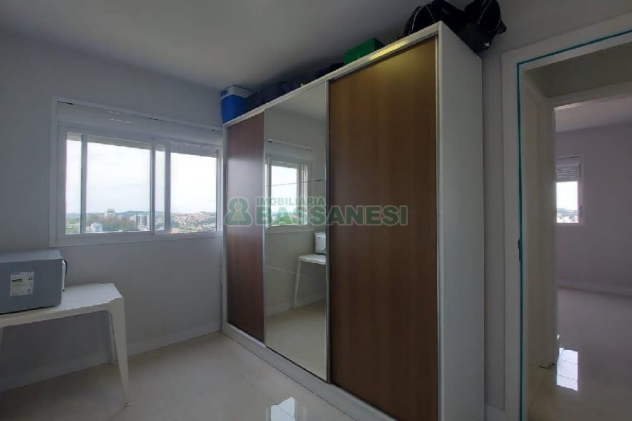 Apto Mobiliado com 56m², 2 dormitórios, 1 vaga, no bairro Panazzolo em Caxias do Sul para Comprar