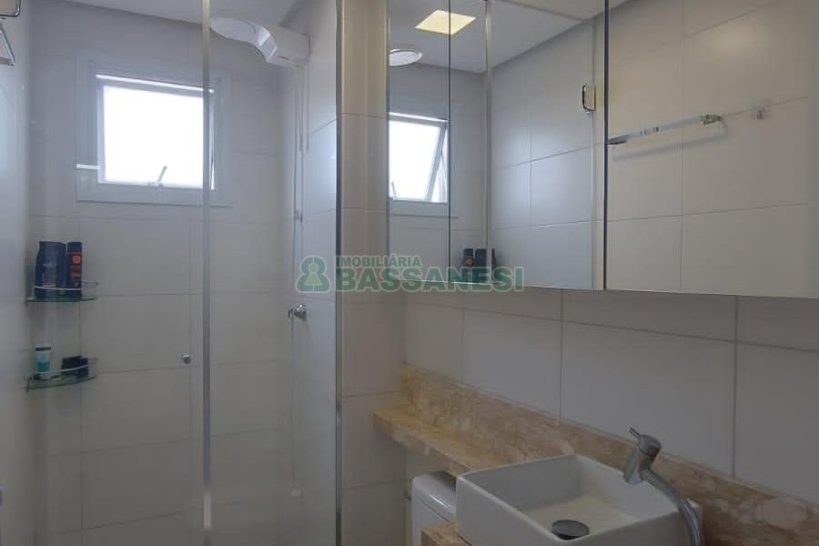 Apto Mobiliado com 56m², 2 dormitórios, 1 vaga, no bairro Panazzolo em Caxias do Sul para Comprar