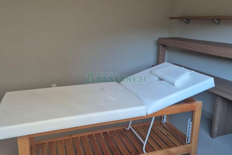 Apto Mobiliado com 56m², 2 dormitórios, 1 vaga, no bairro Panazzolo em Caxias do Sul para Comprar