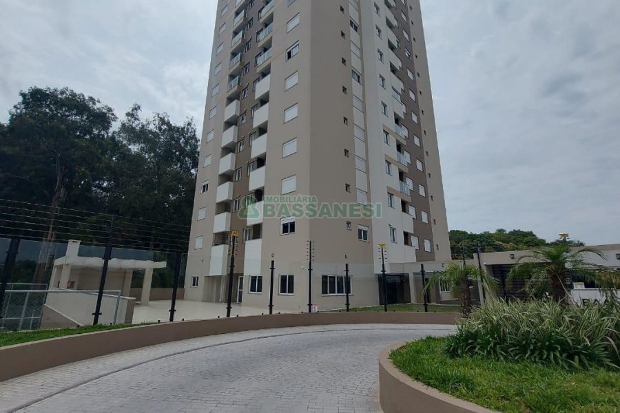 Apto Mobiliado com 56m², 2 dormitórios, 1 vaga, no bairro Panazzolo em Caxias do Sul para Comprar