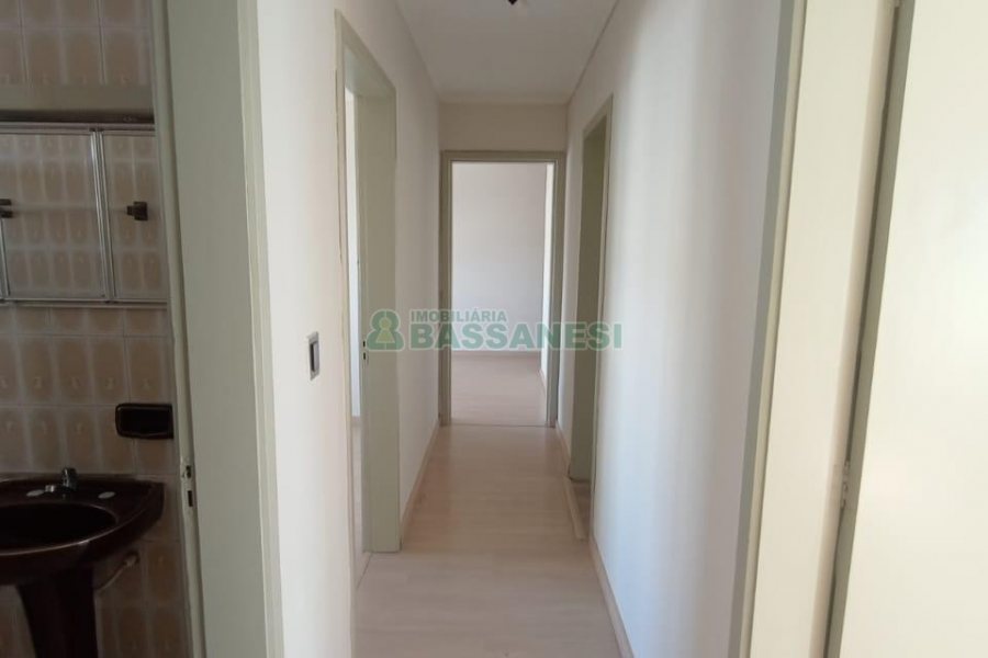 Apartamento com 86m², 3 dormitórios, 1 vaga, no bairro São Pelegrino em Caxias do Sul para Alugar
