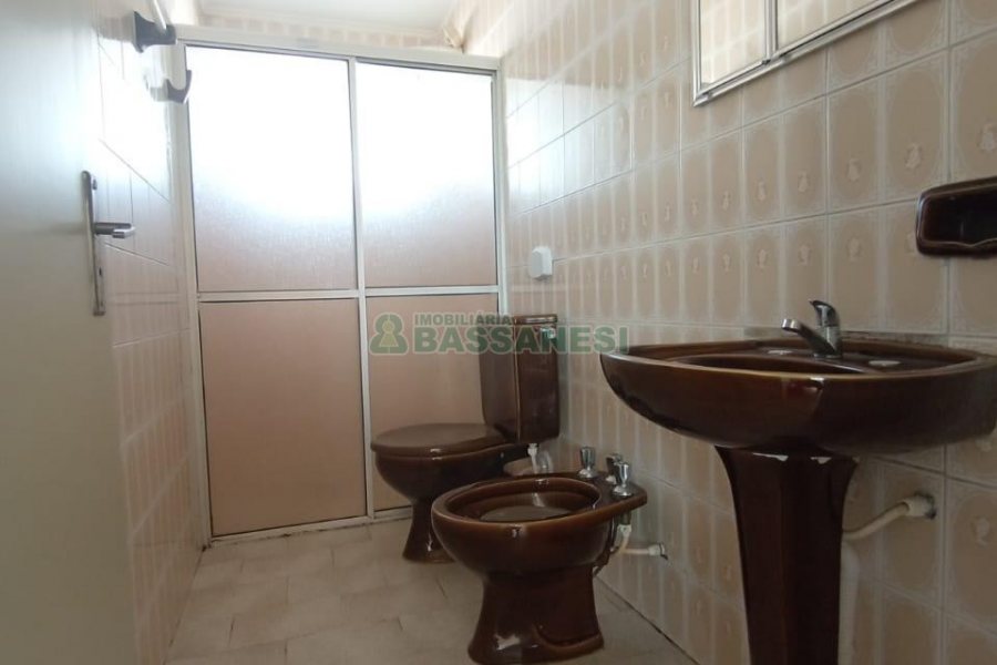 Apartamento com 86m², 3 dormitórios, 1 vaga, no bairro São Pelegrino em Caxias do Sul para Alugar