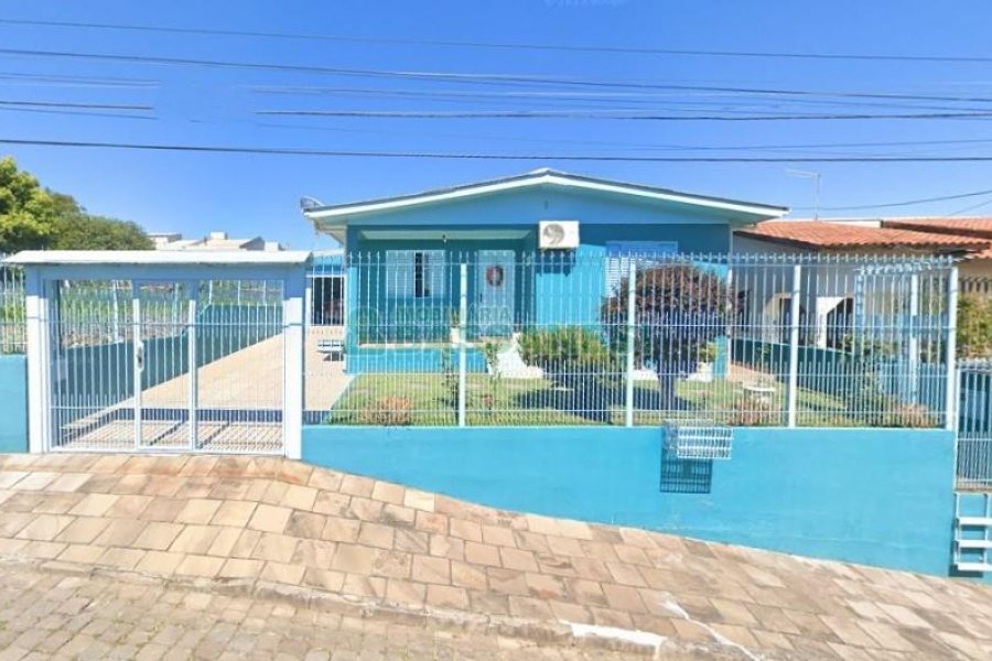 Casa com 188m², 2 dormitórios, 1 vaga, no bairro Santa Fé em Caxias do Sul para Comprar