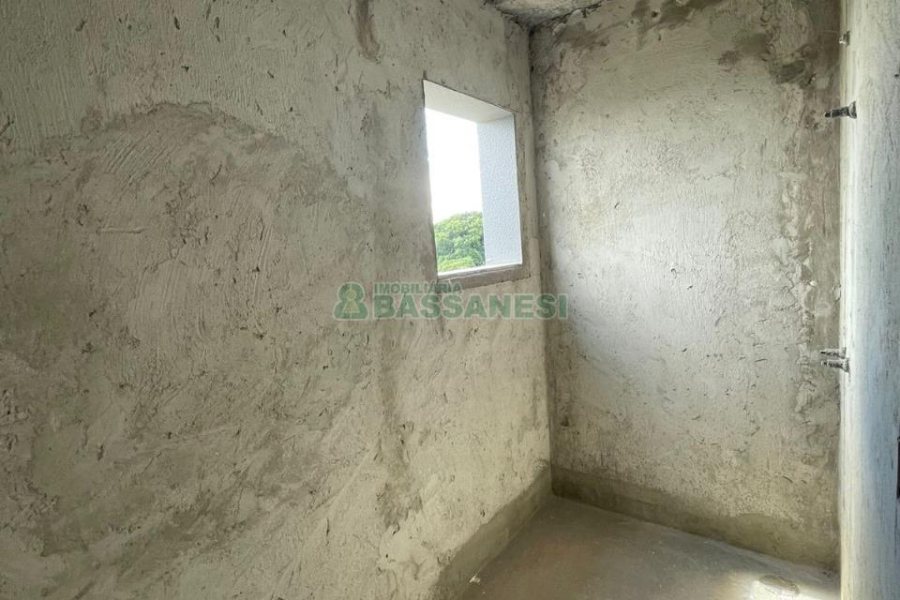 Apartamento com 77m², 2 dormitórios, 2 vagas, no bairro Petrópolis em Caxias do Sul para Comprar