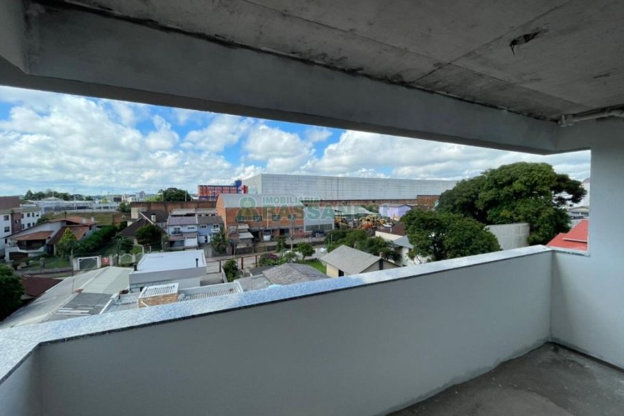 Apartamento com 77m², 2 dormitórios, 2 vagas, no bairro Petrópolis em Caxias do Sul para Comprar