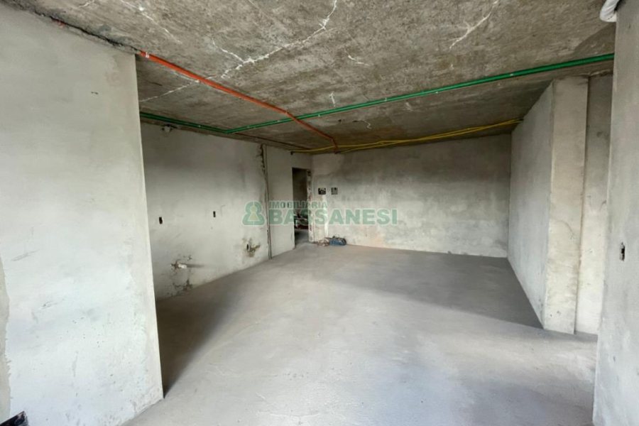 Apartamento com 77m², 2 dormitórios, 2 vagas, no bairro Petrópolis em Caxias do Sul para Comprar