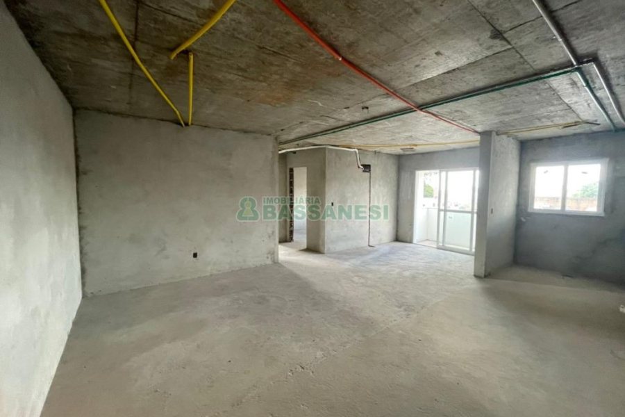 Apartamento com 77m², 2 dormitórios, 2 vagas, no bairro Petrópolis em Caxias do Sul para Comprar