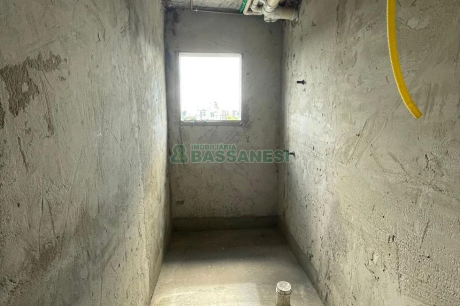 Apartamento com 77m², 2 dormitórios, 2 vagas, no bairro Petrópolis em Caxias do Sul para Comprar