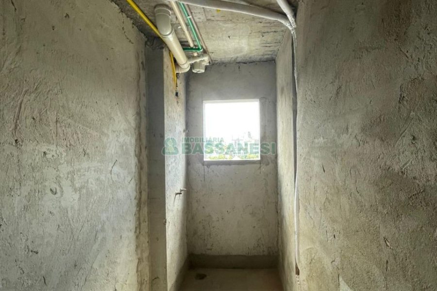 Apartamento com 77m², 2 dormitórios, 2 vagas, no bairro Petrópolis em Caxias do Sul para Comprar