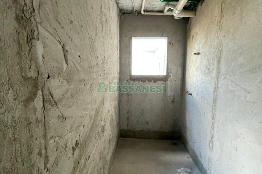 Apartamento com 77m², 2 dormitórios, 2 vagas, no bairro Petrópolis em Caxias do Sul para Comprar
