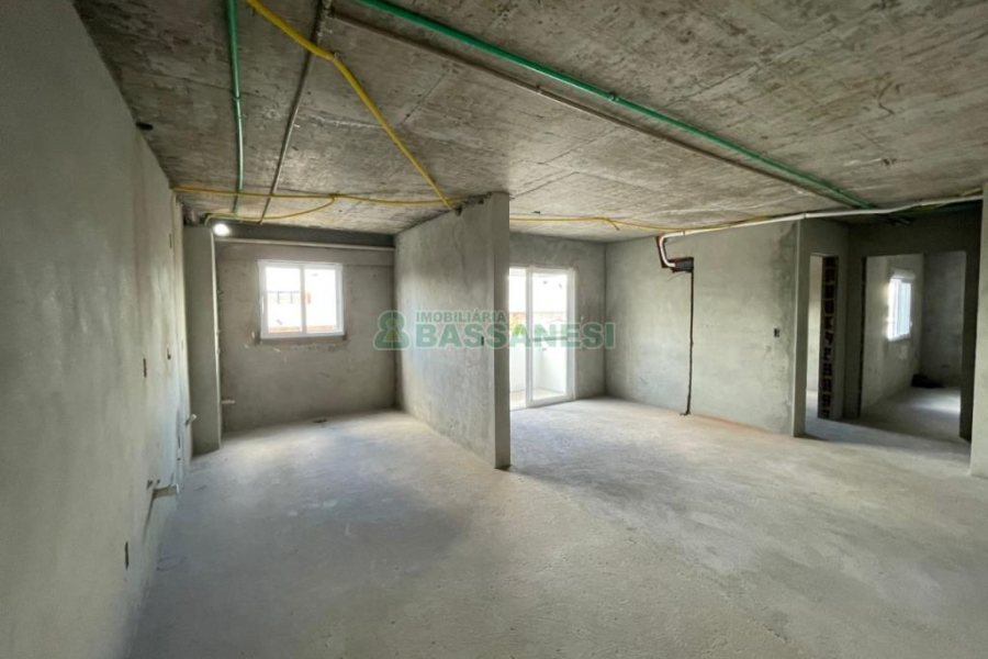 Apartamento com 77m², 2 dormitórios, 2 vagas, no bairro Petrópolis em Caxias do Sul para Comprar