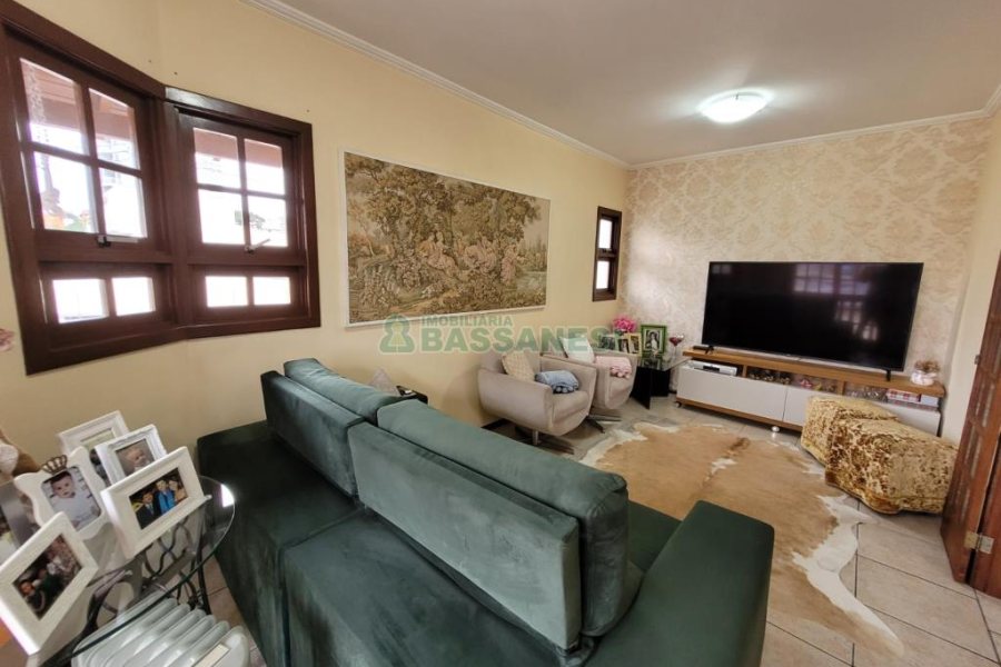 Casa Comercial com 165m², 3 dormitórios, no bairro Bela Vista em Caxias do Sul para Alugar