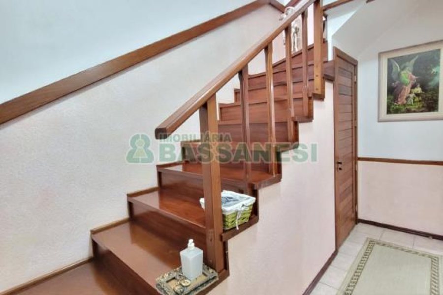 Casa Comercial com 165m², 3 dormitórios, no bairro Bela Vista em Caxias do Sul para Alugar