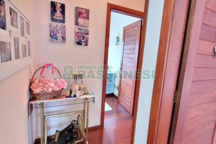 Casa Comercial com 165m², 3 dormitórios, no bairro Bela Vista em Caxias do Sul para Alugar