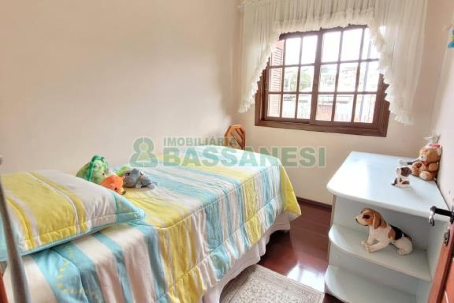 Casa Comercial com 165m², 3 dormitórios, no bairro Bela Vista em Caxias do Sul para Alugar