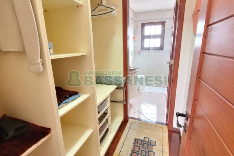 Casa Comercial com 165m², 3 dormitórios, no bairro Bela Vista em Caxias do Sul para Alugar