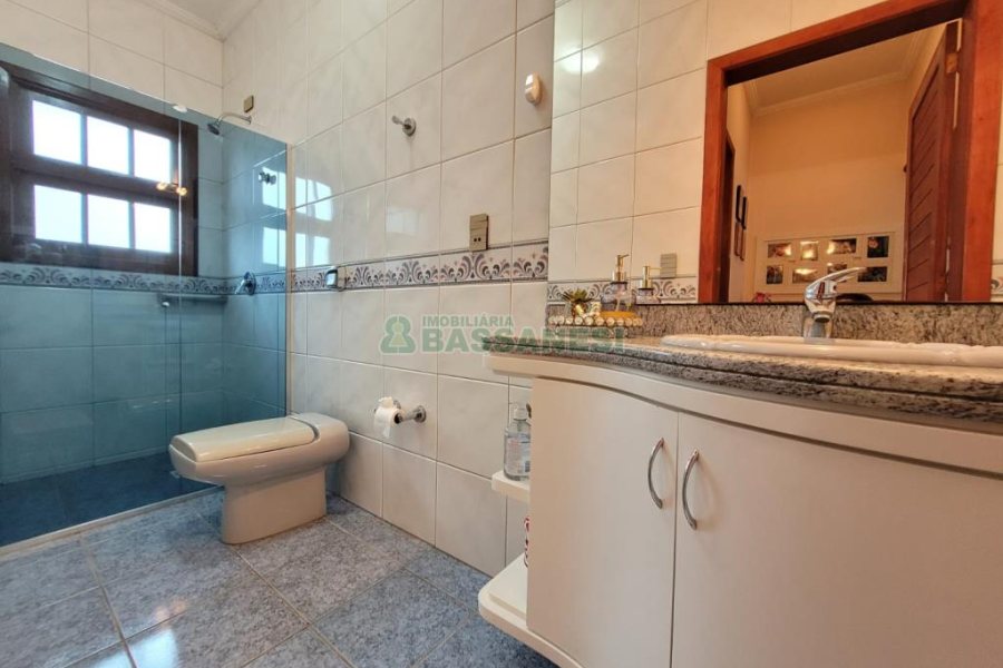 Casa Comercial com 165m², 3 dormitórios, no bairro Bela Vista em Caxias do Sul para Alugar