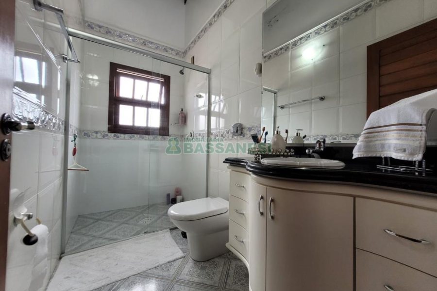 Casa Comercial com 165m², 3 dormitórios, no bairro Bela Vista em Caxias do Sul para Alugar