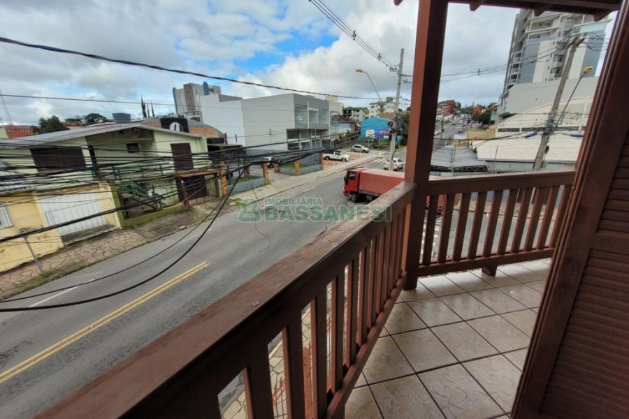 Casa Comercial com 165m², 3 dormitórios, no bairro Bela Vista em Caxias do Sul para Alugar