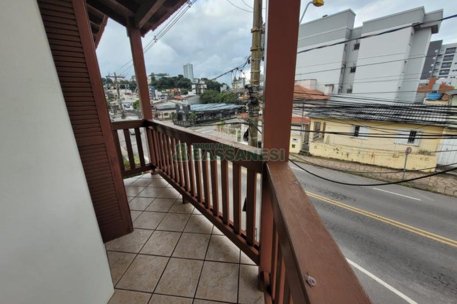 Casa Comercial com 165m², 3 dormitórios, no bairro Bela Vista em Caxias do Sul para Alugar