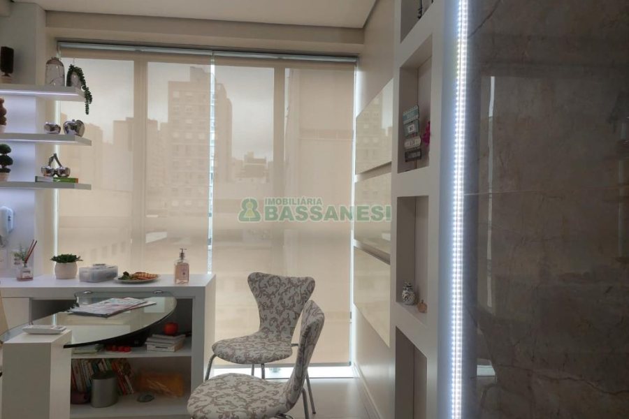 Sala Mobiliada com 48m², 1 vaga, no bairro Centro em Caxias do Sul para Alugar