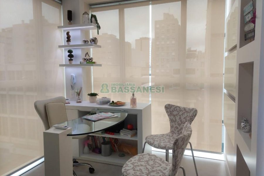 Sala Mobiliada com 48m², 1 vaga, no bairro Centro em Caxias do Sul para Alugar