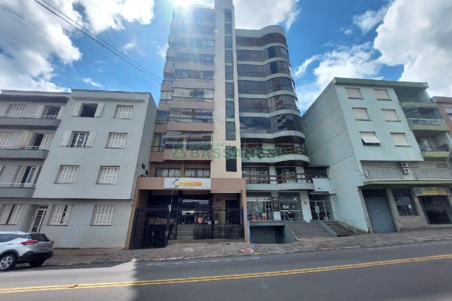Apartamento com 110m², 3 dormitórios, 1 vaga, no bairro São Pelegrino em Caxias do Sul para Alugar