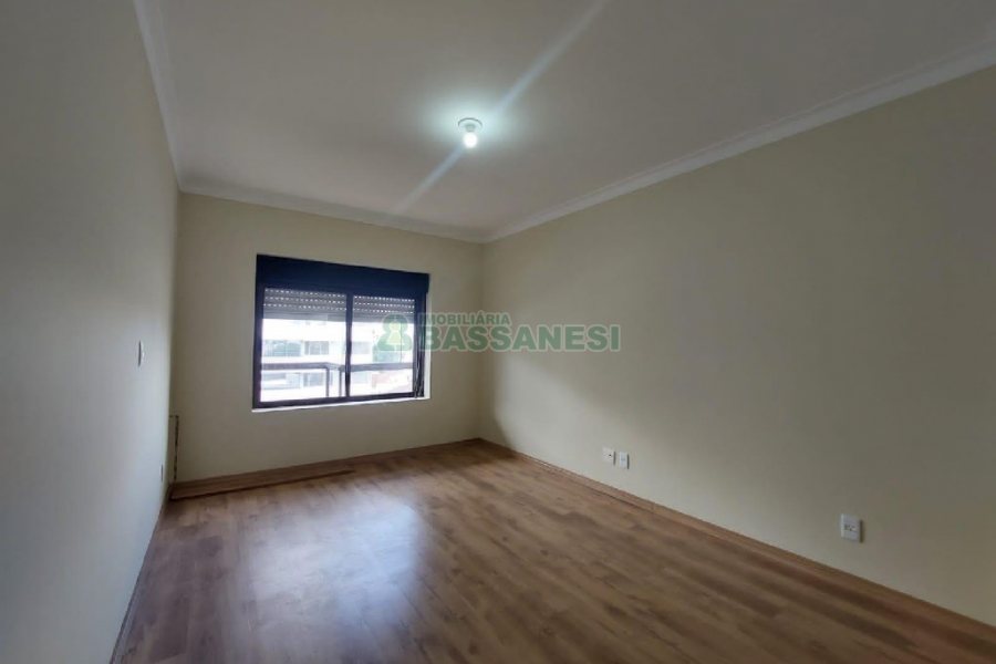 Apartamento com 110m², 3 dormitórios, 1 vaga, no bairro São Pelegrino em Caxias do Sul para Alugar