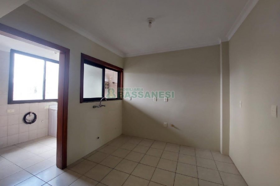 Apartamento com 110m², 3 dormitórios, 1 vaga, no bairro São Pelegrino em Caxias do Sul para Alugar