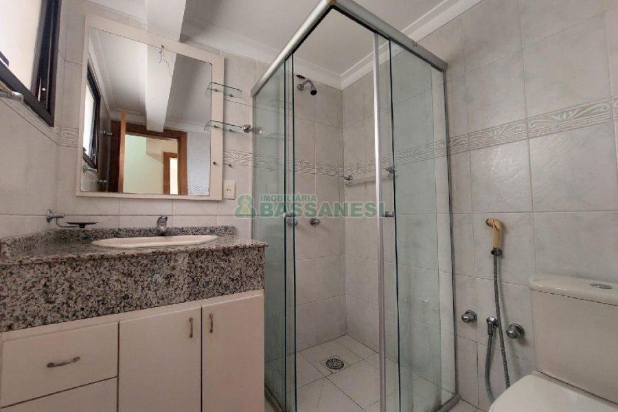 Apartamento com 110m², 3 dormitórios, 1 vaga, no bairro São Pelegrino em Caxias do Sul para Alugar