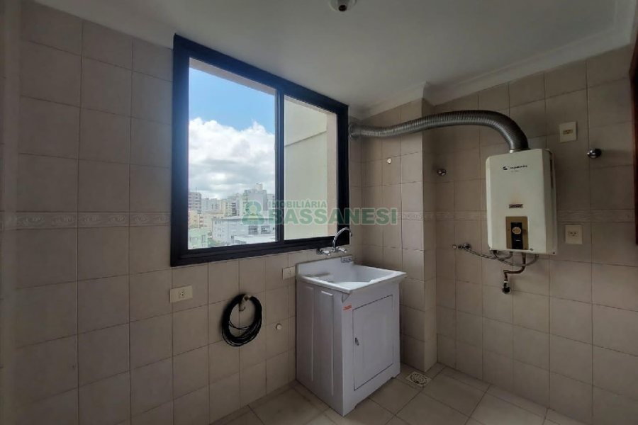 Apartamento com 110m², 3 dormitórios, 1 vaga, no bairro São Pelegrino em Caxias do Sul para Alugar