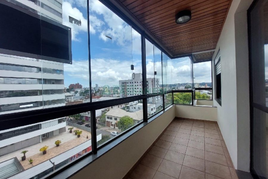 Apartamento com 110m², 3 dormitórios, 1 vaga, no bairro São Pelegrino em Caxias do Sul para Alugar