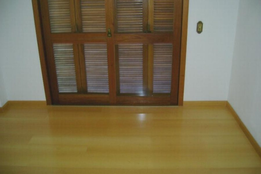 Apartamento com 170m², 3 dormitórios, 1 vaga, no bairro Centro em Caxias do Sul para Comprar