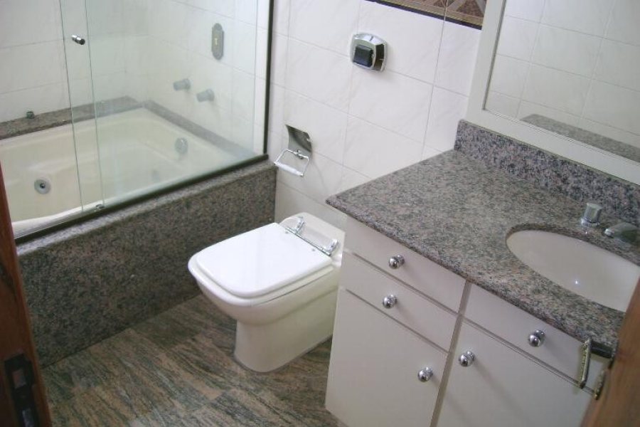 Apartamento com 170m², 3 dormitórios, 1 vaga, no bairro Centro em Caxias do Sul para Comprar